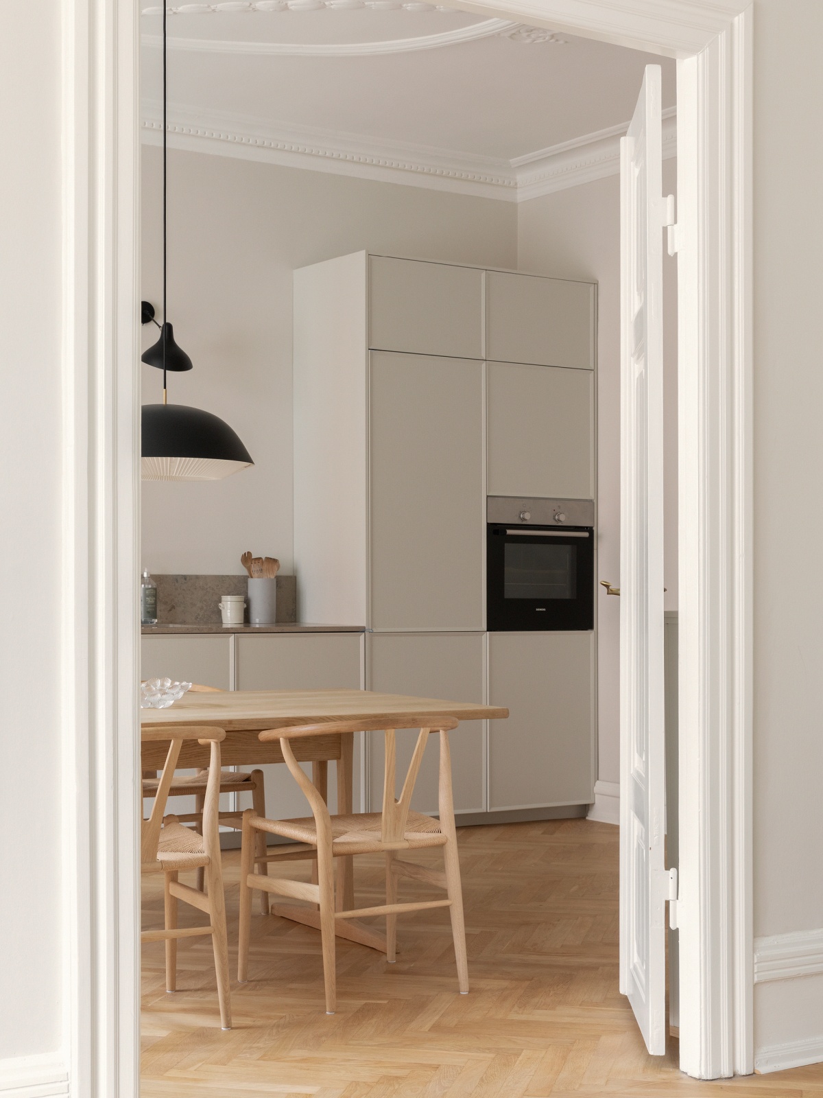 Painted white FRAME kitchen fronts