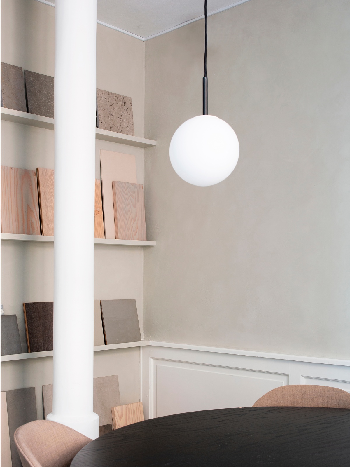 Hylde og lampe