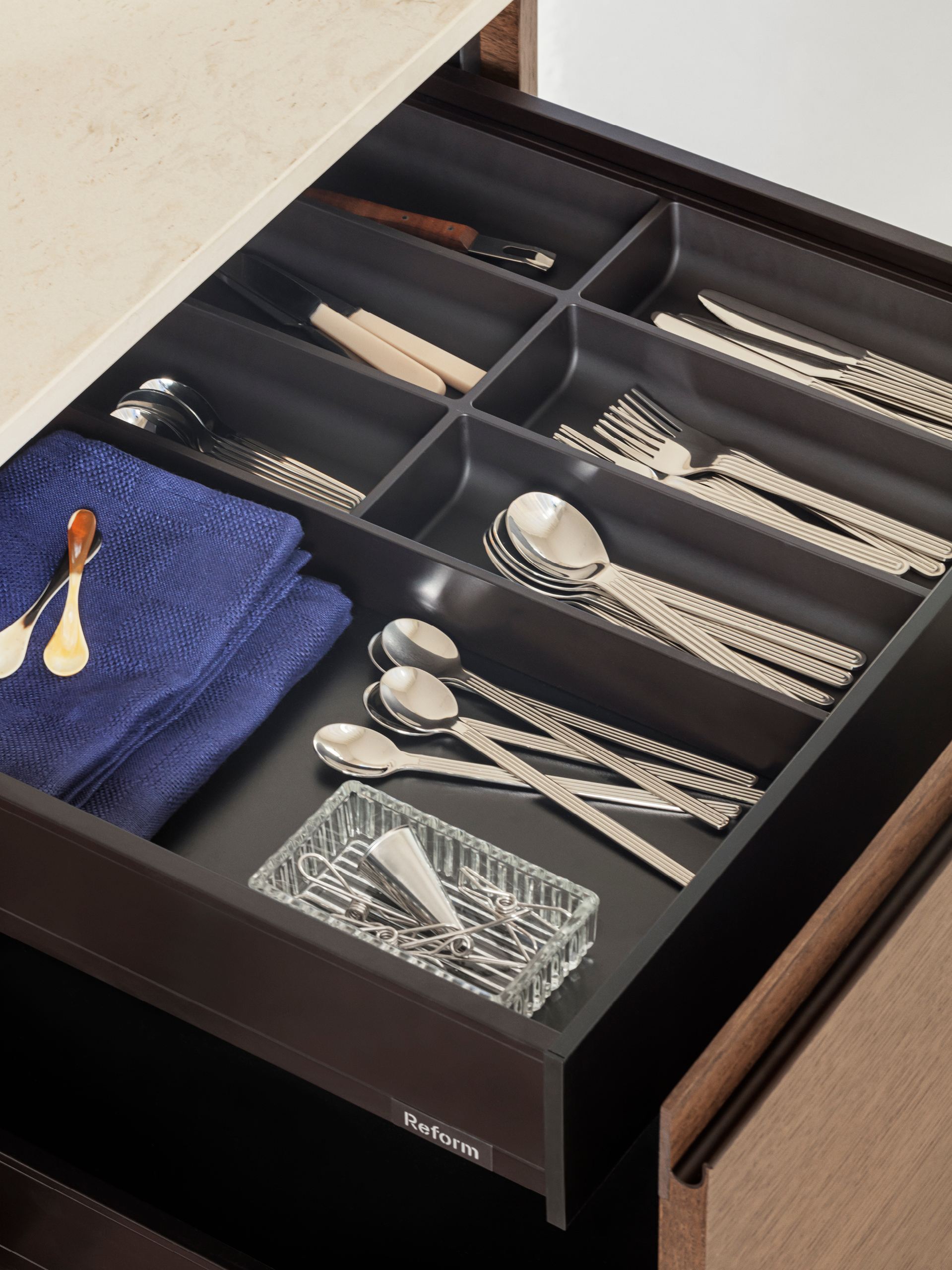 Cutlery insert in white drawer